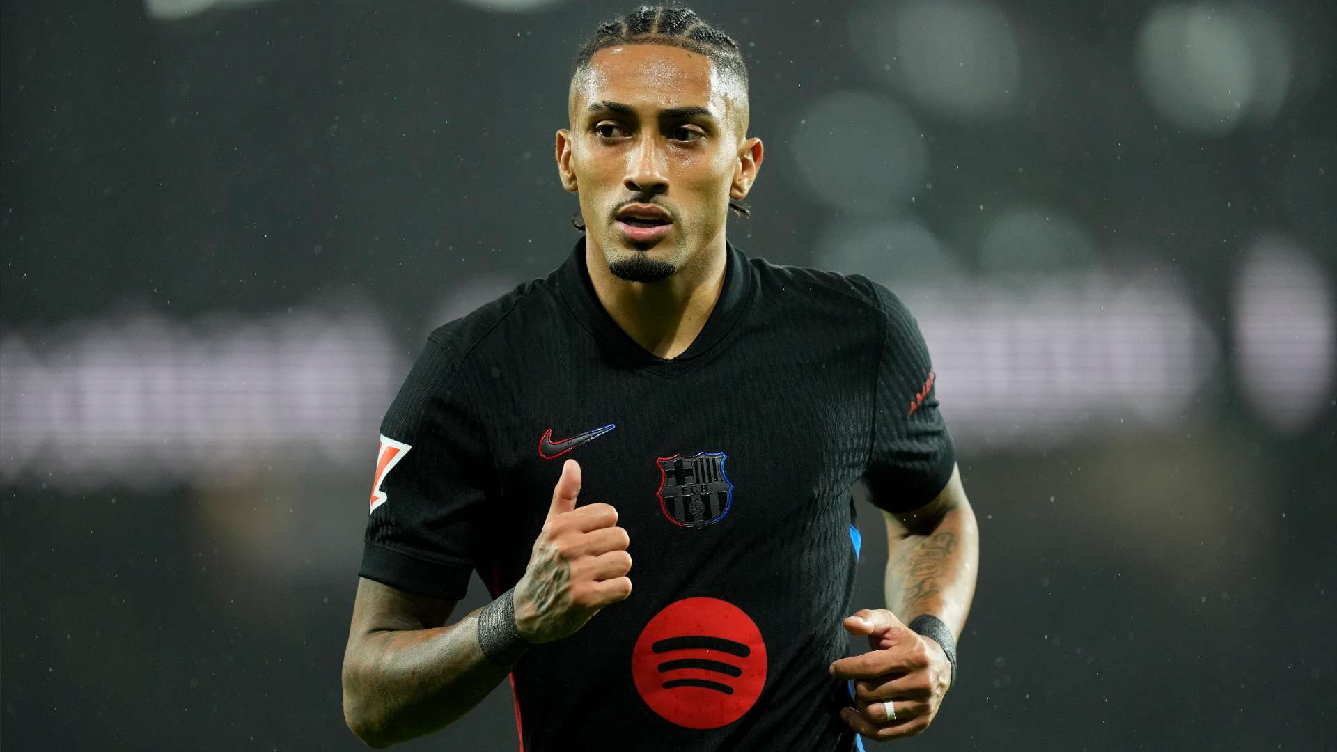 际赛事中屡 际赛事中屡